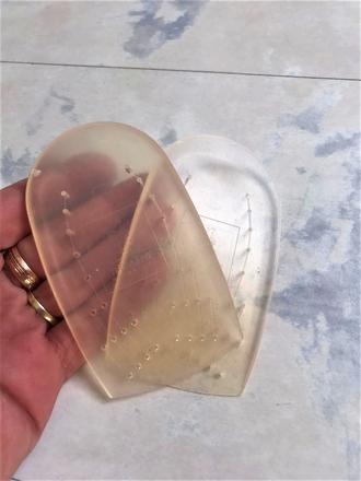 Protinárazové podpätenky, 