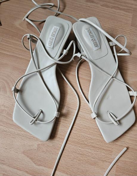 Krásne zaujímavé topánky na šnurovanie, 38