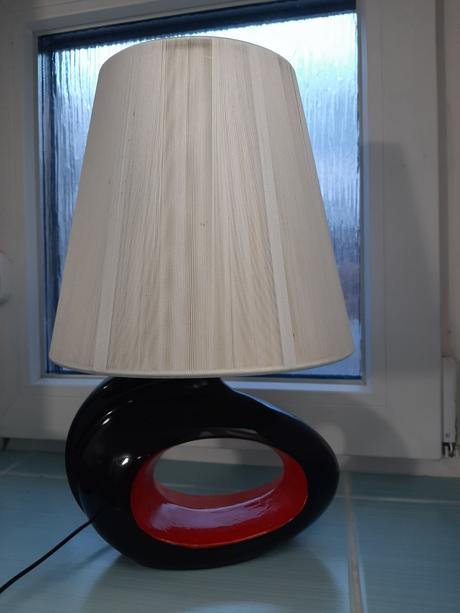 Moderna stolova lampa,