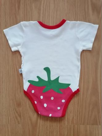 Body s jahodou na zadocku 74/80, 74