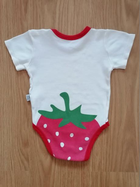 Body s jahodou na zadocku 74/80, 74