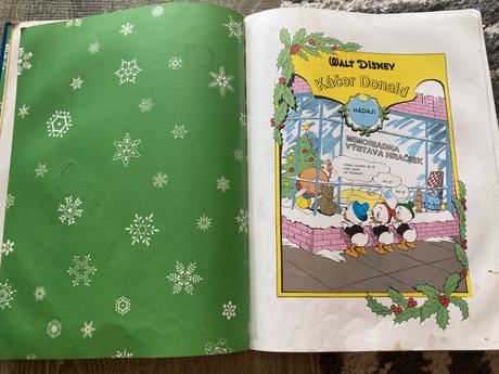 Veselé vianoce s mickey mousom a jeho priateľmi,