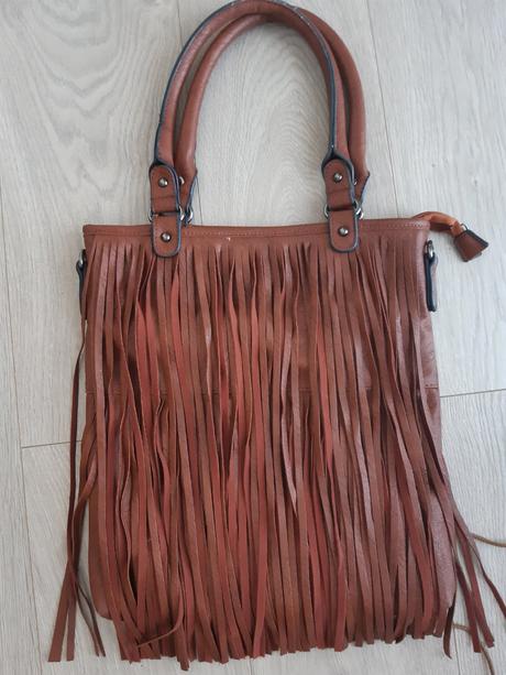 Kabelka s doporucenou poštou,