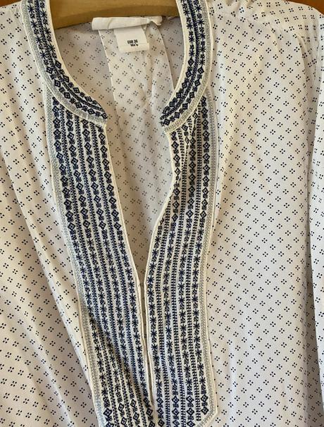 Blúzka zn. h&m s potlačou a výšivkou v. 36, h&m,36