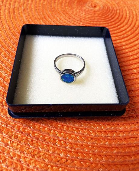 Strieborný prsteň s opálom,