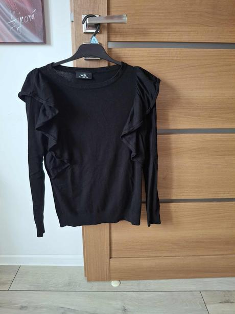 Svetrík s volánmi na rukávoch velkost 36, wallis,36