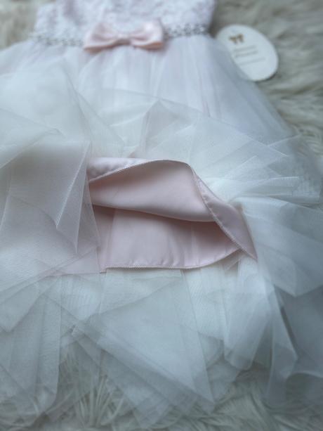 Šaty nové na 3 ročky, 