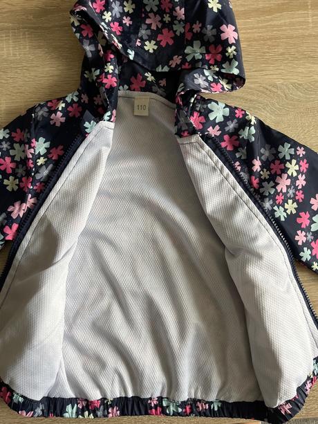 Tenká vetrovka, 104