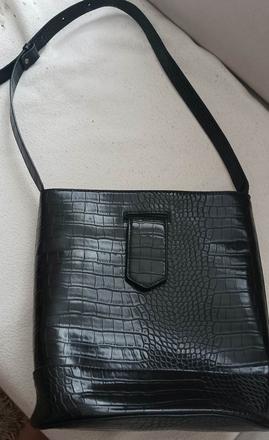 Čierna vyššia kabelka, lindex