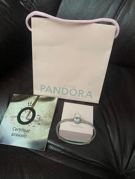 Pandora srdiečkovy naramok, pandora
