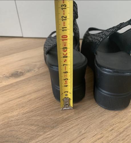 Dámske čierne sandále na platforme, 39