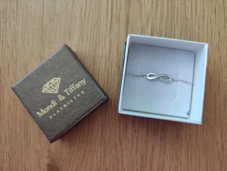 Strieborny naramok nekonecno,