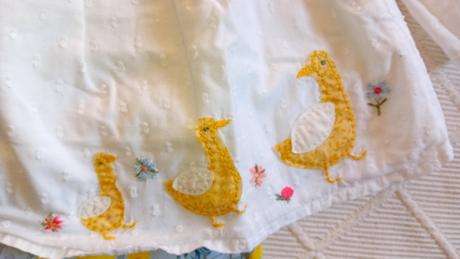 Krásna vyšívaná dievčenská súprava, next,86