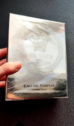 Versace eros parfém,