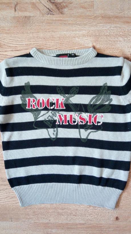 Pásikavý rockerský pulóver, 104