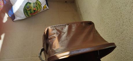 Starý kočík pre bábiku,