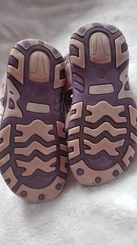 Sandálky, lupilu,24