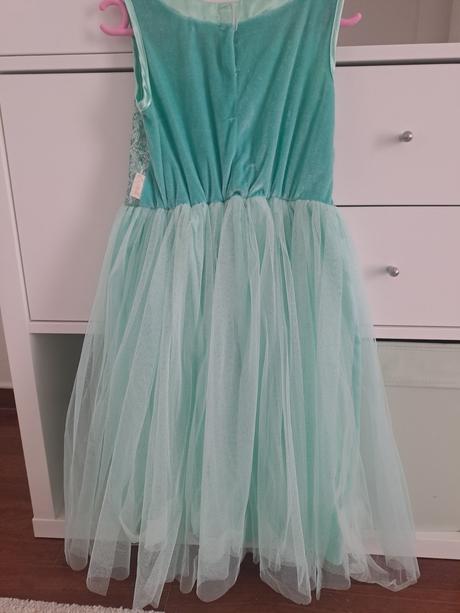 Princeznovske šaty, 110