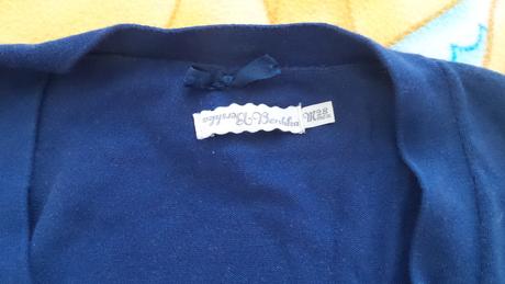 Tenký tmavofialový svetrík s v-výstrihom, s