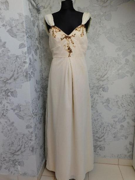 Velmi pekne spoločenske saty, 34