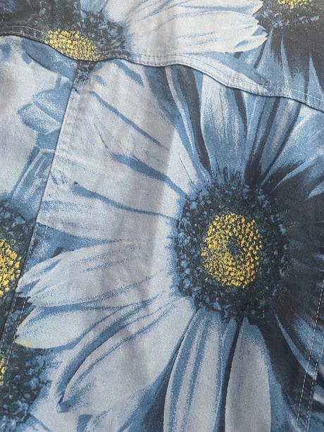 Vesela bunda v štýle riflovej, s