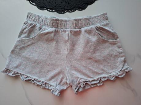 Kraťase s bodkami 122, 122