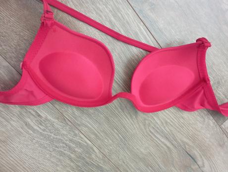 Pútavá podprsenka, s