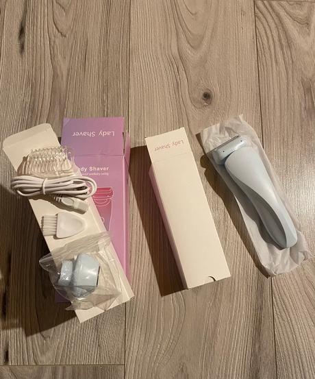 Nový elektrický dámsky holiaci strojček, 