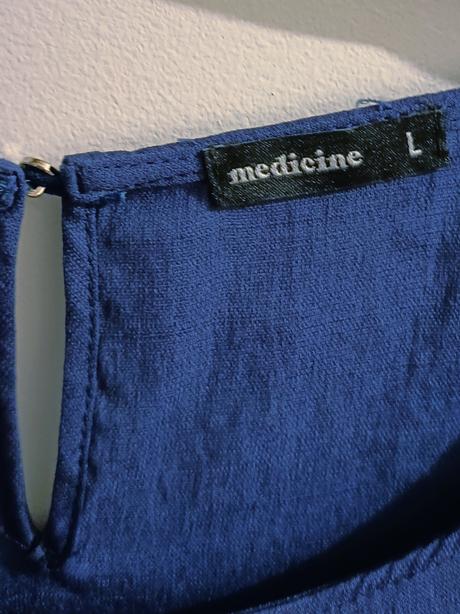 Tmavomodrá blúzka medicine, l