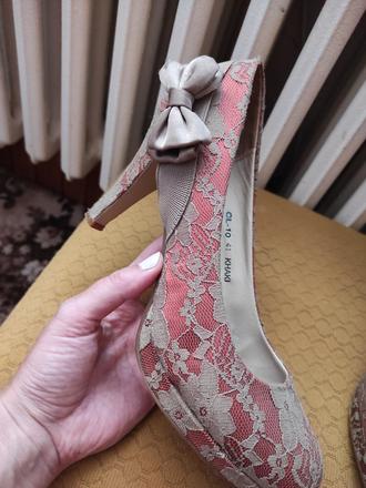 Čipkované lodičky s mašľou, 41