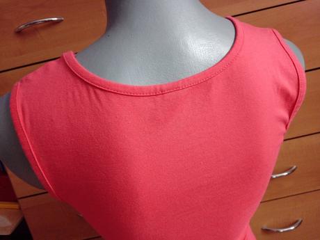 Ruzove tricko na leto, s