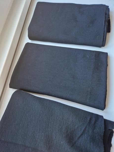 Hrubá čierna pletenina        2+1zadarmo, 