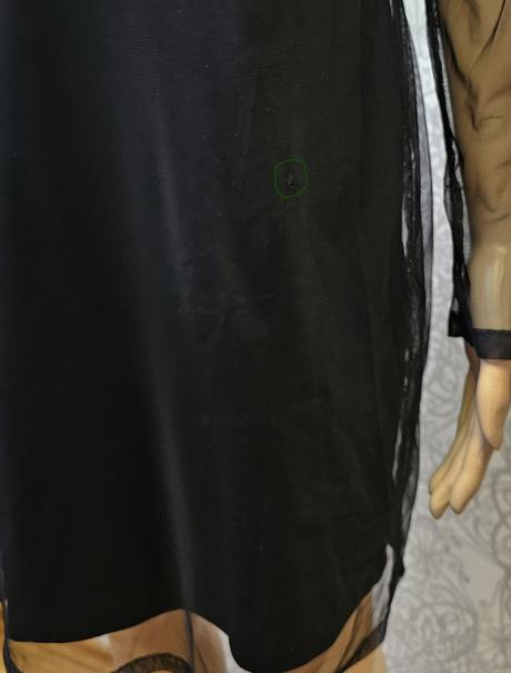 Šaty s vyšívanou aplikáciou, 38