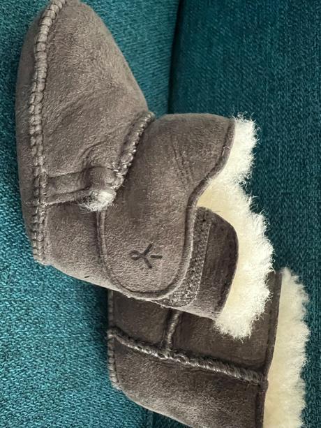 Teplé čižmičky, <17