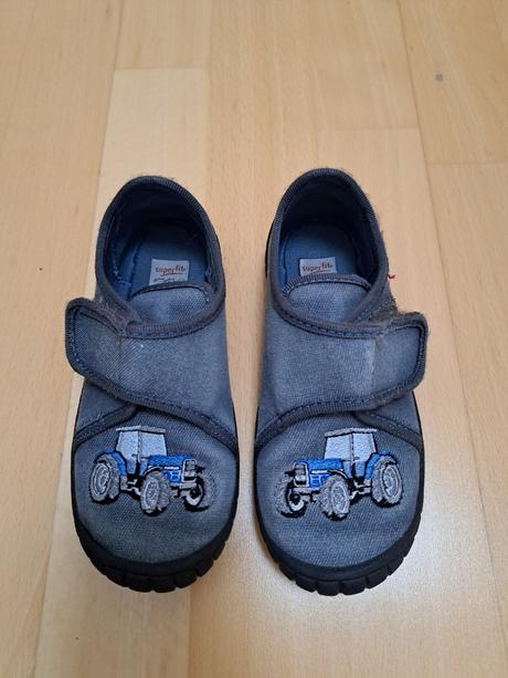 Kvalitné papučky, traktor, vd. max 16,5 cm, superfit,27
