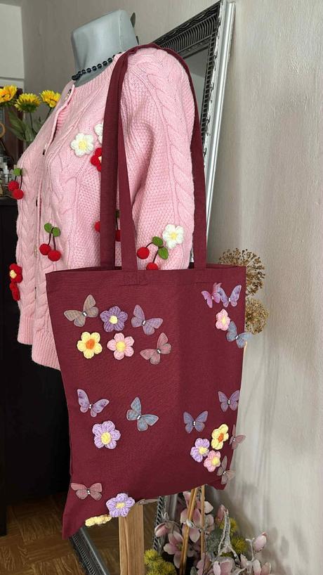 Ručne zdobená plátená taška,