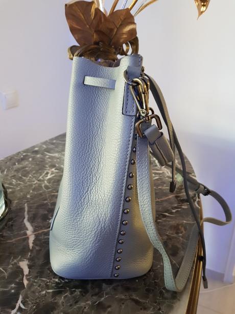 Damska kozena kabelka typu bucket bag,