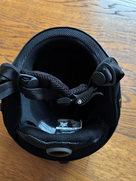 Lyžiarska prilba+ okuliare bollé, bolle,m