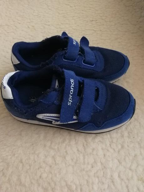 Tmavomodré tenisky, sprandi,32