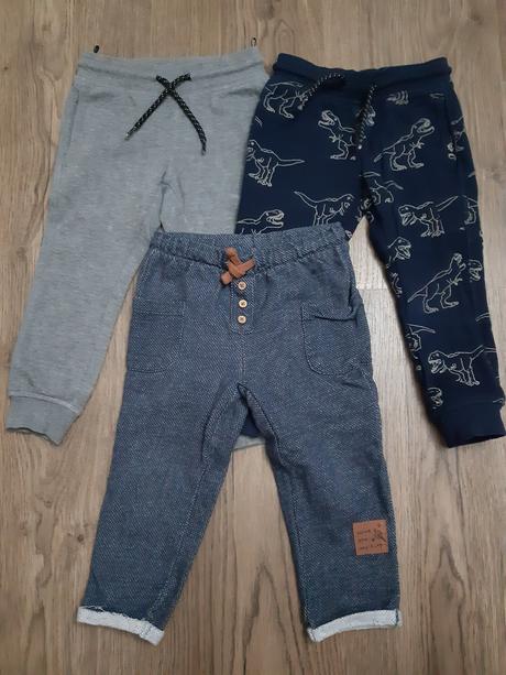 Predám 3ks zateplených teplákov, c&a,98