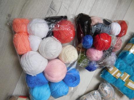 Vlna na ďalšiu tvorbu, čelenky, ponožky, čiapky,,