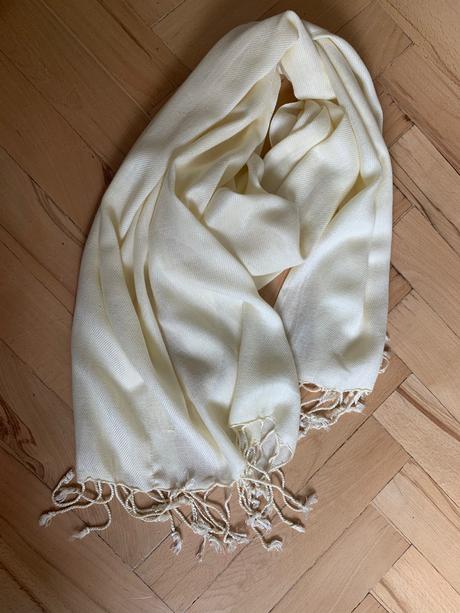 Siroko vyuzitelny svetlo zlty sal, 