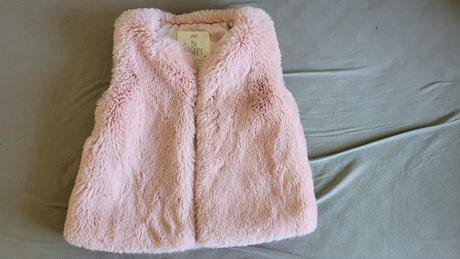 Chlpatá vesta ff-veľ.4-5 rokov-super stav, f&f,116