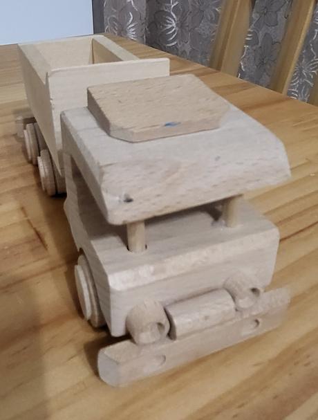 Drevené nákladné auto, 