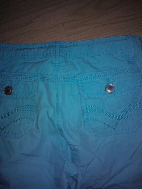 Tristvrtove nohavice, 140