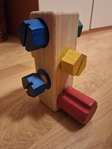 Hracky - z vnimave deti, 