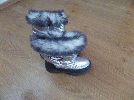 Strieborné snehule so srdiečkom, 33