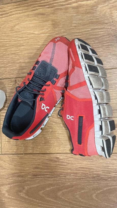 On cloud tenisky, 37