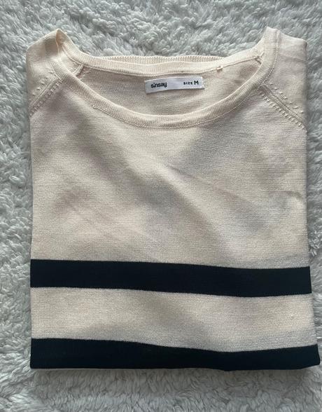 Pasikavy kremovo cierny tenky svetrik, sinsay,m