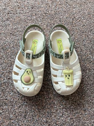 Gumené sandále do vody, 24